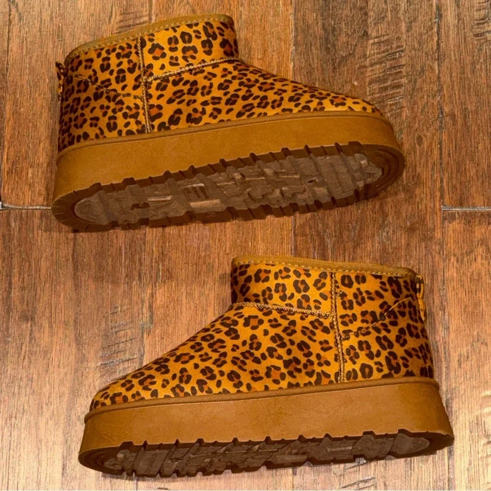 SIZE 10 🌟 WILD DIVAS LEOPARD PRINT BOOTIES 🌟